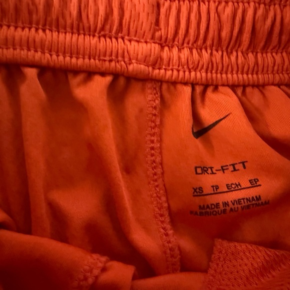 Nike Dri Fit women’s Basketball shorts - Picture 6 of 7